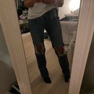 Zara jeans  - Säljer mina as coola zara jeans💕 inga defekter💕nu pris 399kr