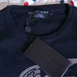 Philip plain - Helt ny å oanvänd Philip plain tröja me Swarovski kristaller.QR kod finns