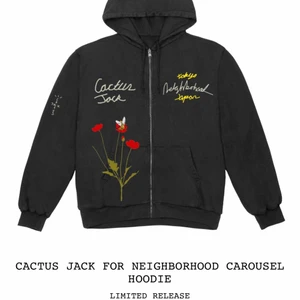 Cactus Jack x Neigborhood  - Sällsynt Cactus Jack x Neighborhood carousel hoodie. Tryck på baksidan och broderi på framsidan. Aldrig använd endast testad. Säljer pga för stor storlek.