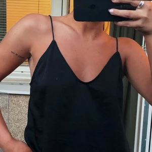 Linne i satin - Sidenlinne, frakt tillkommer✉️ publicerar igen då köparen inte svarar. 