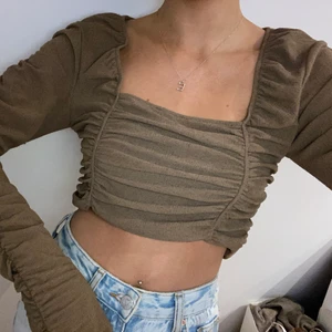 Brun tröja - Denna har bara använts några enstaka gånger. Bra skick💕