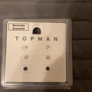 Nya Örhängen - Helt oanvända örhängen. 25kr +frakt på 12kr