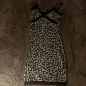 Klänning hahaha - Säljer dessa klänning har aldrig kommit till användning förutom 4 gånger tror jag💋💋