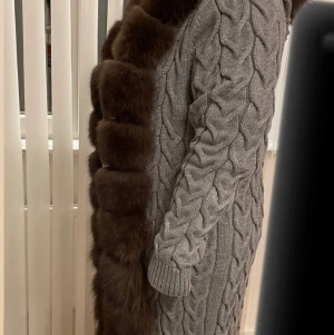 Päls tröja - Helt ny lång äkta päls 3000kr