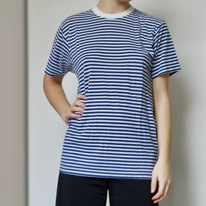 RANDIG T-SHIRT  - Randig T-shirt, jätteskön. Sitter oversized på mig som är en S/M