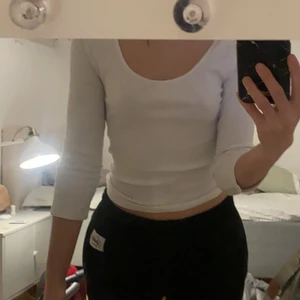 Vit urringad topp  - Köpt här på Plick men från lager 157! Skriv privat vid intresse 