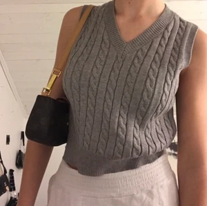 🤍🕊Stickad topp🕊🤍 - Trendig grå stickad topp med mönster🕊 