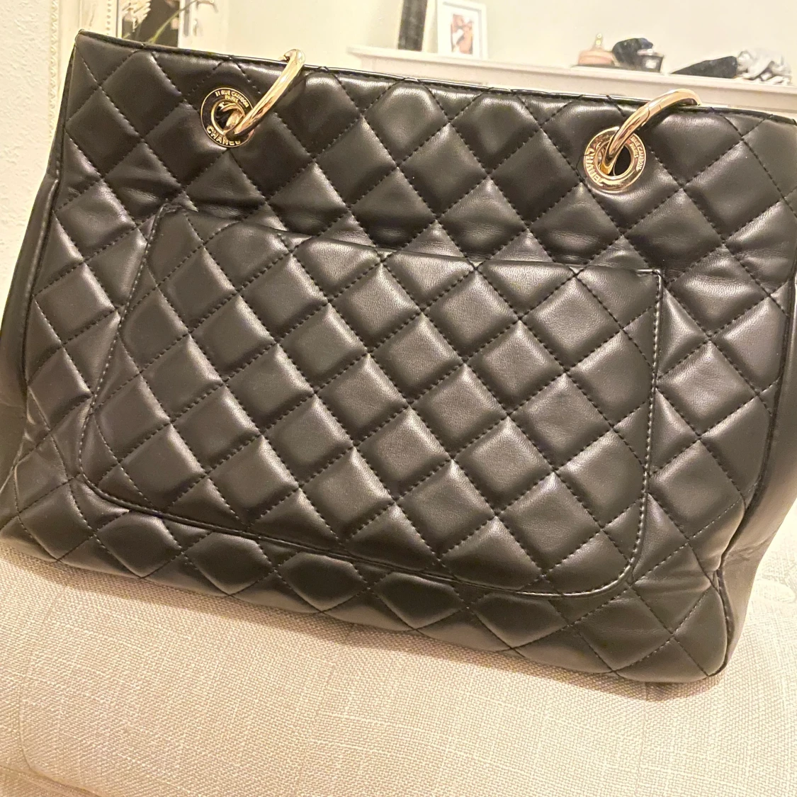 Snygg Chanel väska i äkta skinn  - 90