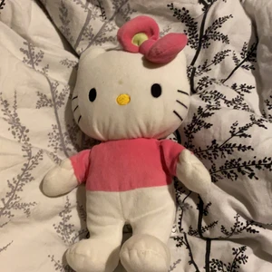 Hello Kitty gossedjur  - Tvättas och ”rensad?” Innan kund får den lol.