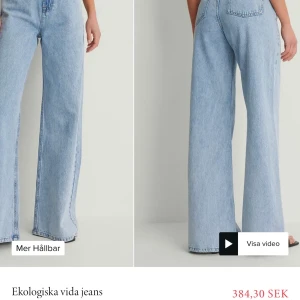 Ekologiska vida jeans NA-KD - Helt nya jeans, enbart provade. Dem är högmidjade och vida i benen. Säljer dessa på grund av att dem är för stora för mig. Nypris 384 mitt pris 250kr + frakt