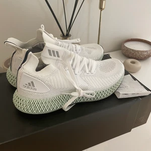 Adidas ALPHAEDGE 4D - Helt nya sneakers från Adidas, helt oanvända. 
