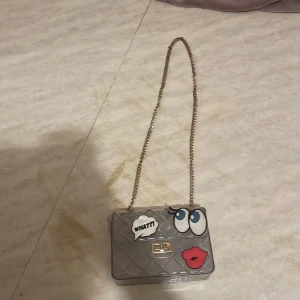 Väska - En väska som används 10 gånger ordenariepris är 299 kr 