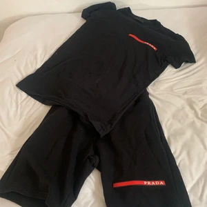 Prada st S - Prada dress i sjukt bra replika, finns inga skillnader, säljer idag för 600kr, storlek S, perfekt skick 