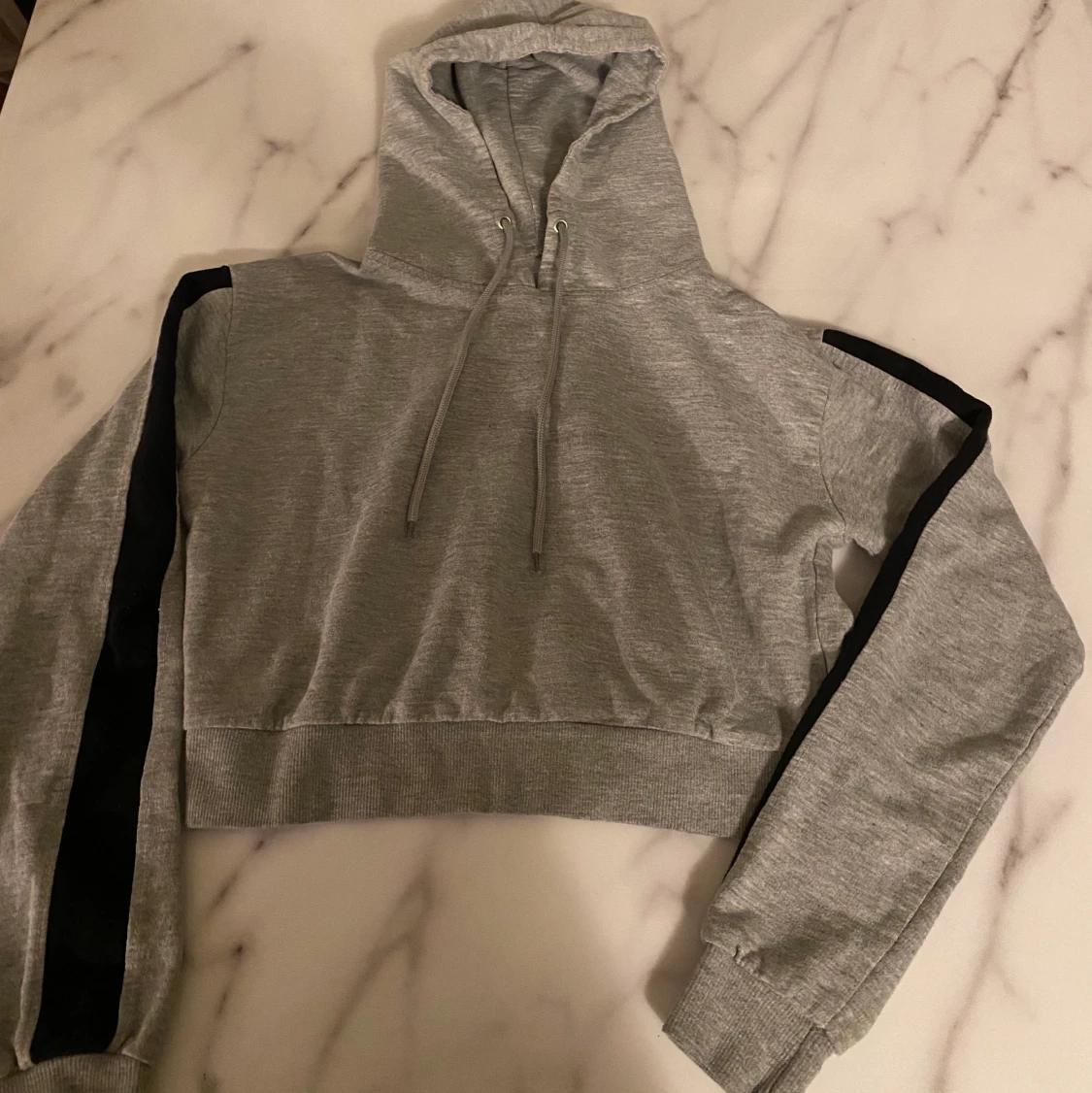 Kort hoodie från madlady