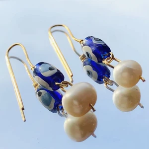 Evil Eye - örhänge  - Små dainty, handgjorda örhängen 