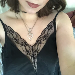 Svart linne med spets - Svart linne med spets. Aldrig använd. 