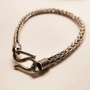 Armband - Flätat armband i silver 🌸        