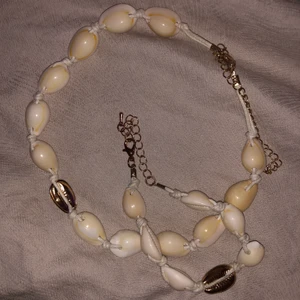 Halsband och armband - Säljer mina fina smycken med snäckor. 
