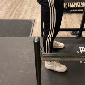 Adidasbyxor - Hyfsat nya Adidasbyxor, köpta i fel storlek... storlek S! 