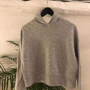 Basic grå hoodie från zara