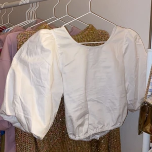 Blus H&M - Gullig blus ifrån H&M, sällan använd!🤍