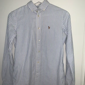 Ralph Lauren Skjorta XS/S  - Randig Ralph Lauren skjorta. Superbra skick! Passar både XS och S
