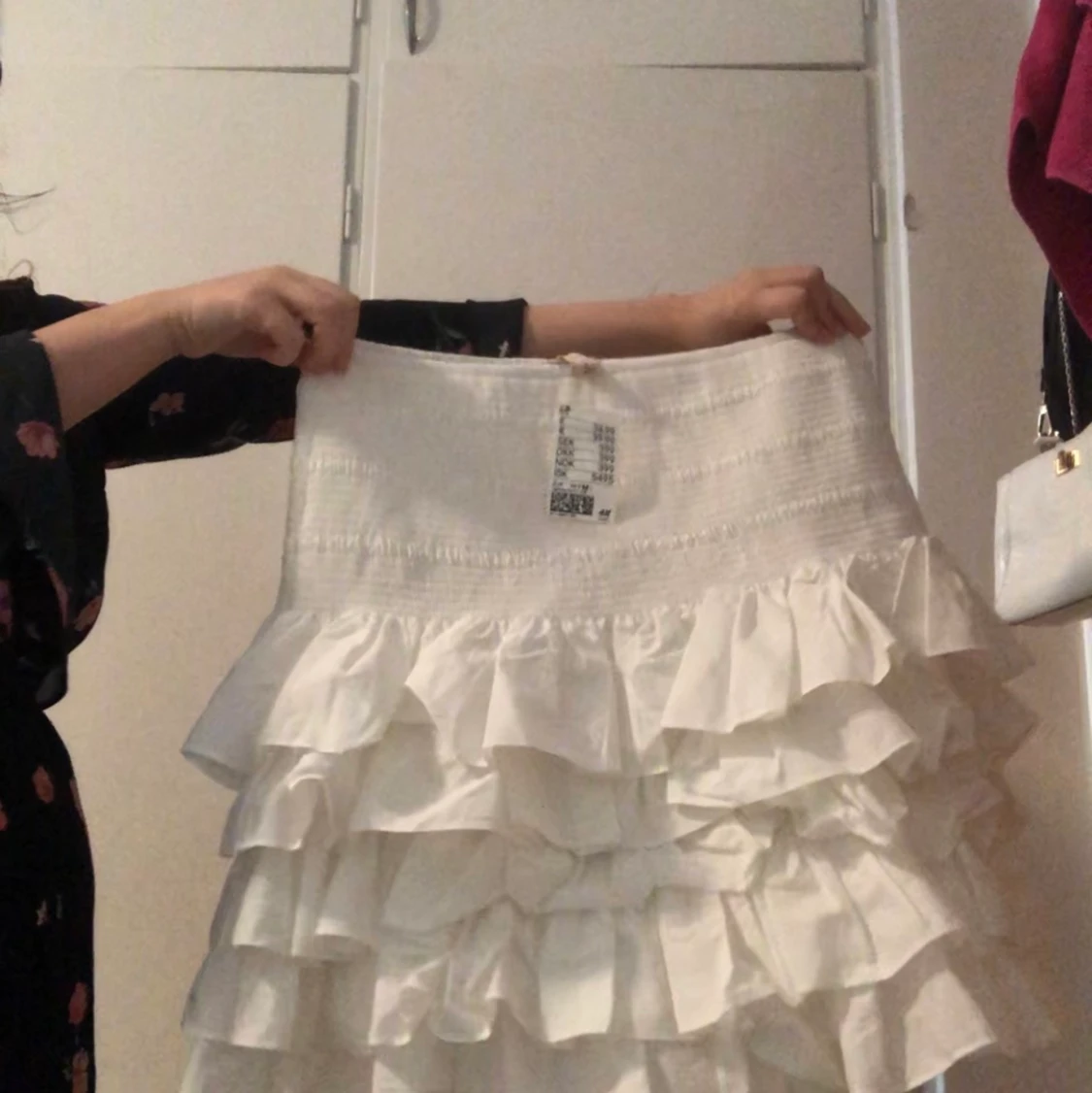 KJOL VIT STL 38 passar även 40