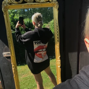 Playboy hoddy  - Fin Playboy - missguided  hoddy som tyvärr inte Komer till användning. Bra skick och sparsamt använd. Overzise i i längden men sitter bra upptill. priset går att diskutera.