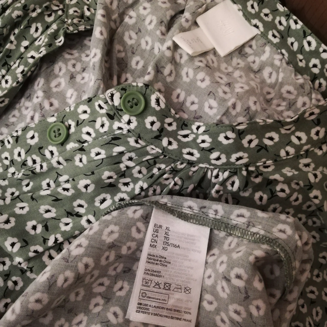 Grön blommig Långklänning från H&M. Strl.XL (46-48-50)  - 91