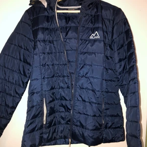 Jacka - Nästa nya använd bara 2-3 gånger