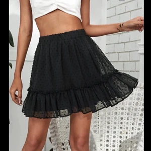 Volang kjol  - Jättefin helt ny svart kjol strl s/m, buda i kommentererna💗💗💗💗💗skicka privat för fler bilder och annan info 