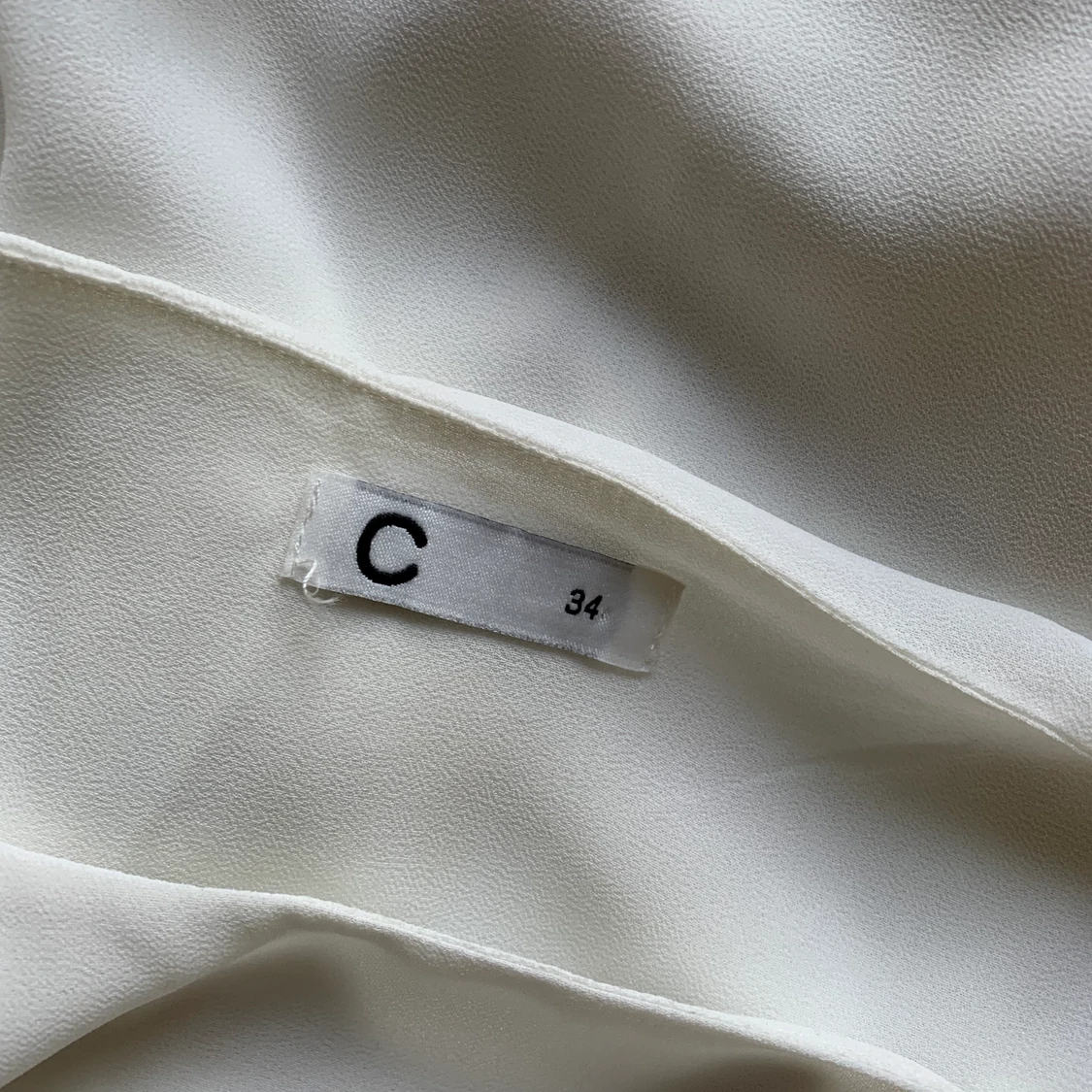 Linne med guldkedja som band - 91