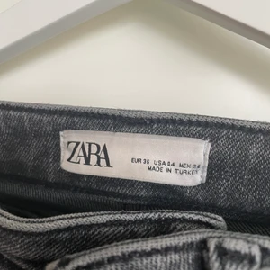 Jeans Zara - Snygga höga jeans från Zara. Ankellånga