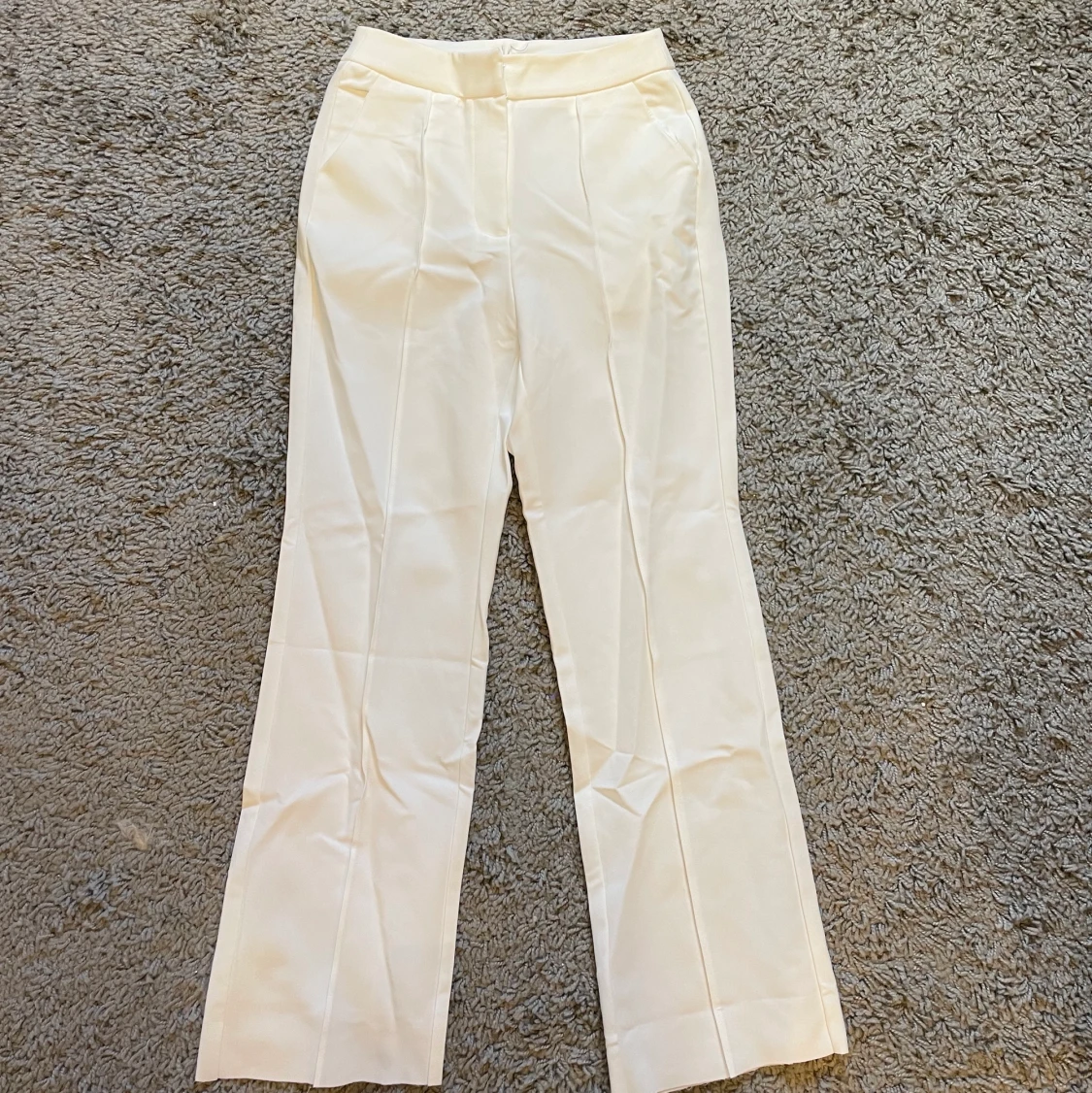 Vita kostymbyxor  - 90