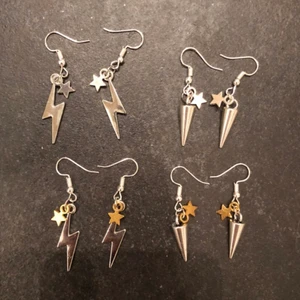 Örhängen  - Super coola örhängen! 70kr / styck (frakten är inkluderad i priset) självklart oanvända. Hör av er vid intresse eller funderingar!💓⚡️🥰