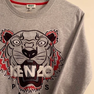 Kenzo sweater  - Superfin Kenzo sweater som tyvärr inte kommer till användning längre, köpt på NK i stockholm 2017 