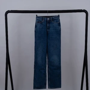 WEEKDAY - jeans blå - Storlek: 24 x 30