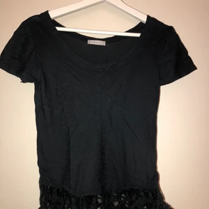 Söt topp - Söt topp från Tessie, väldigt sparsamt använd. Frakt efter överenskommelse.