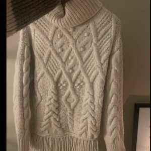 Stickad tröja från zara - Stickad tröja från zara. Använd 1 gång