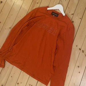 Bianca Chandon, ”Lover” - Långärmad t-shirt från Bianca Chandon i fint skick. Herrsmall.