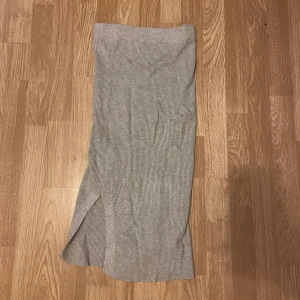 Kjol - Fin ribbad kjol från Gina tricot