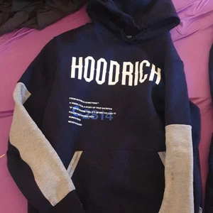 Hoodrich dress - Den är aldrig använd pga den är för liten nypris:1300