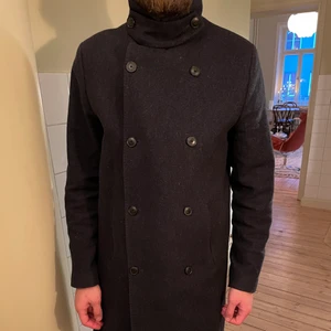 Ullrock Whyred - Blå ullrock i storlek 48. Passar perfekt till både kostym och jeans