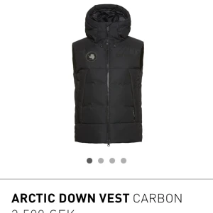 Väst sail racing - Sila racing väst i XS säljs för hoppingivande av att nån kommer ha bättre användning av den köpt 2021 knappt använd köpt för 3500