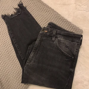 Gråa jeans - andvända ett par gånger 