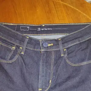 Snygga jeans Levis STL 28 som nya