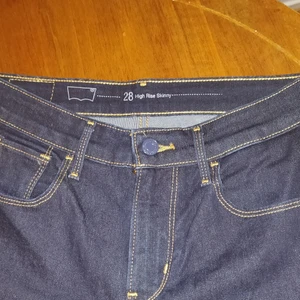 Snygga jeans Levis STL 28 som nya - Snygga jeans Levis STL 28 som nya