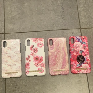 Ideal of Sweden skal-IPhone X/XS - Säljer super fina ideal of Sweden skal till iPhone X/XS för 150 kr styck (priset kan diskuteras vid köp av fler)   Skal 1 har tyvärr en skada på höger sida vid kameran (se sista bilden) därför säljer jag den för enbart 45 kr!  Resterande skal är i mycket fint skick!  Skal 4 har en ring hållare som går att ta av om man vill!  Köp sker via swish och köparen står för frakten som kan variera beroende på hur många skal du köper!