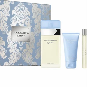 Parfymsett - Sett från DOLCE&GABBANA😍, helt oanvänd och säljs då jag redan har detta sett. Handkräm, stor och liten parfym finns i, Perfekt att ha i handväskan. Nypris runt 900kr!