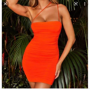 Ohpolly klänning - Använda 1 gång, perfekt skick. Orginal pris 500kr